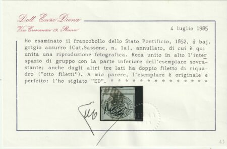 Stato Pontificio 1852 – 1/2 bajocco grigio azzurro 8 FILETTI con interspazio completo in alto certificato – Sassone N.1a